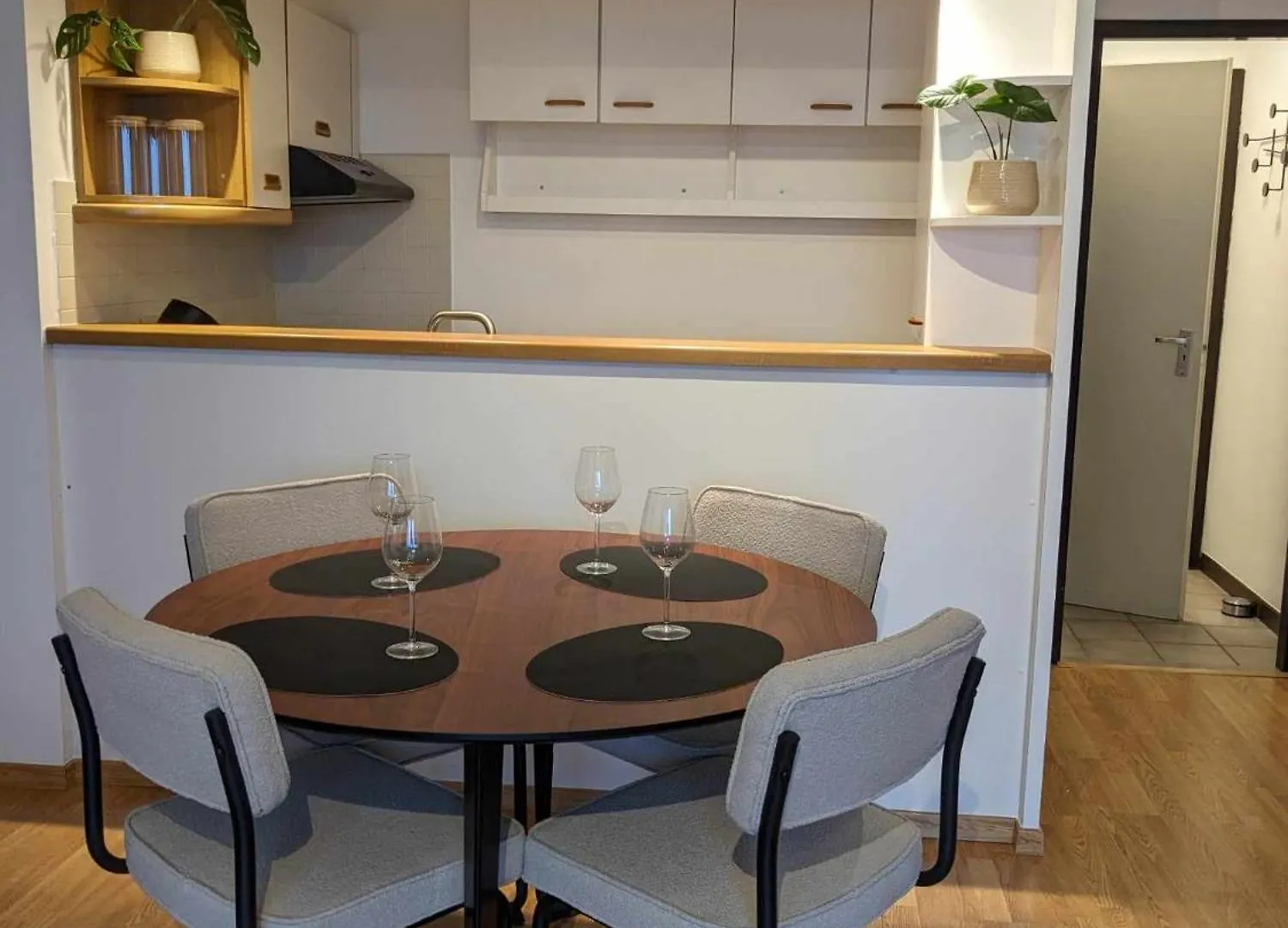 Vista Linda, Leuk Appartement Vlak Bij Zeedijk En Strand أوستيند شقة